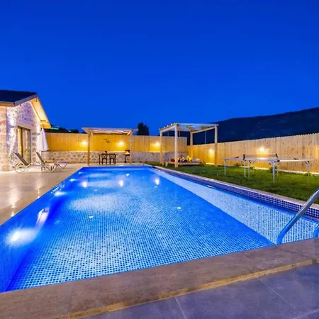 Saribelen Village Luxury וילה
