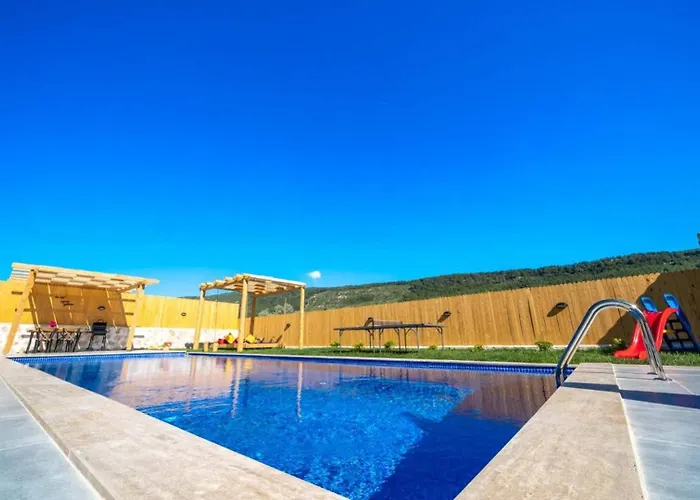 빌라 Saribelen Village Luxury